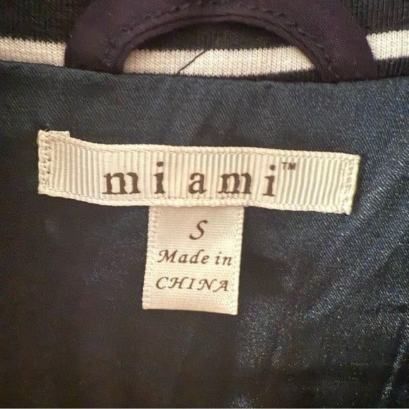 Navy and White Striped Sleeveless Vest size Small - Picture 4 of 6